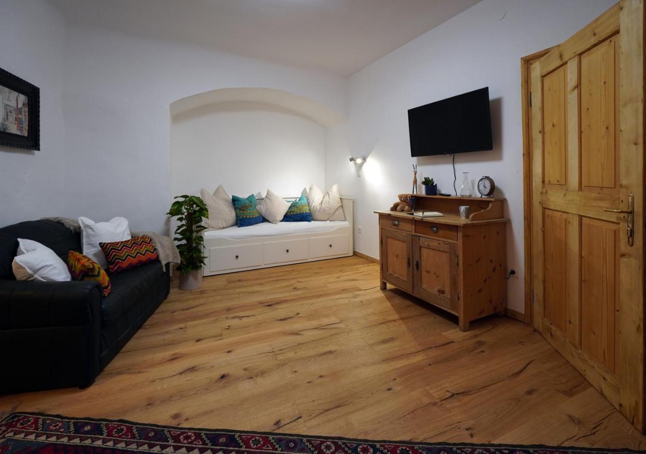 Altstadt Apartment Am Schergentor Hall in Tirol Exterior foto